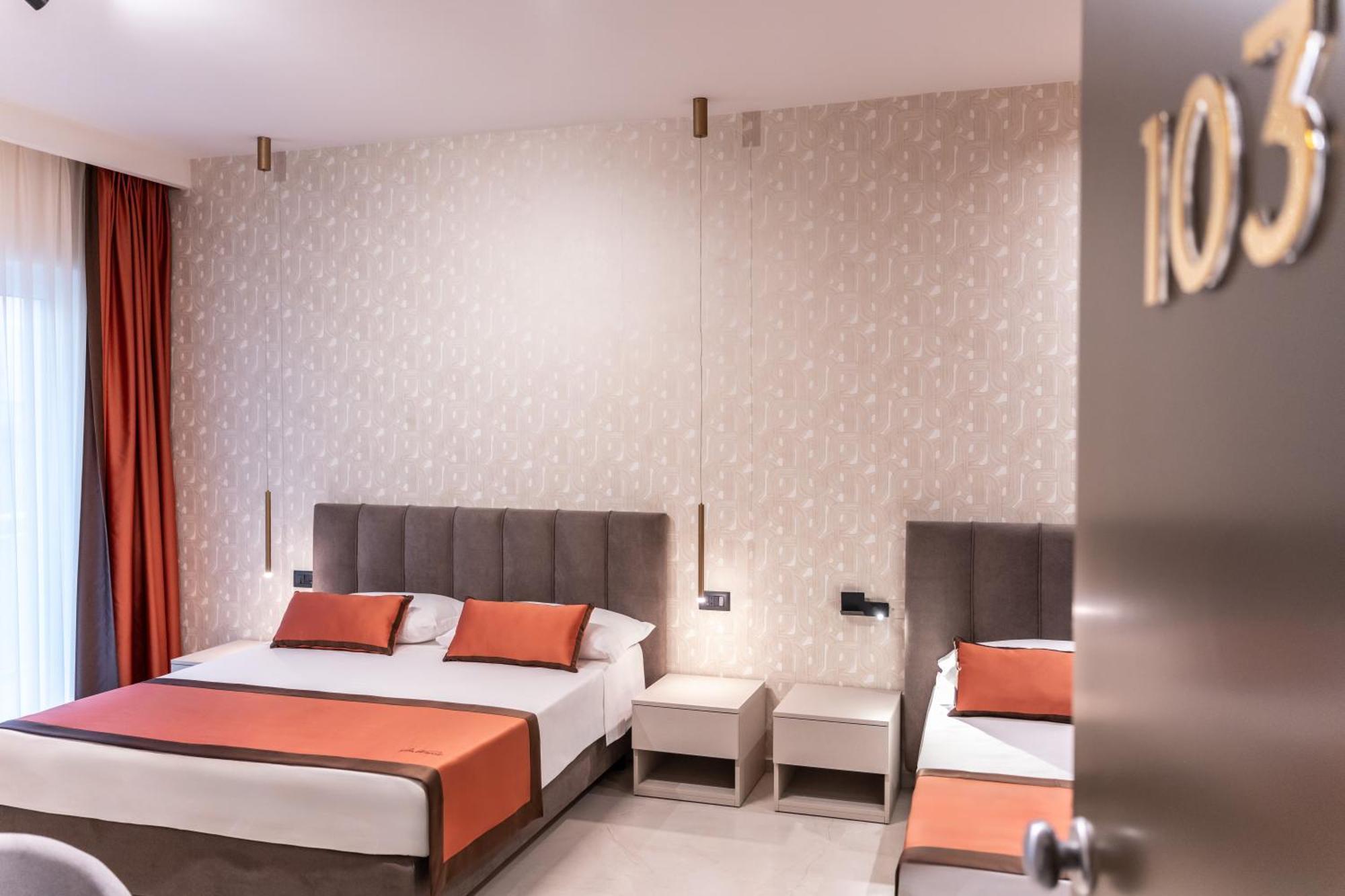 Ambrosia Room & Apartment Rossano Exteriör bild